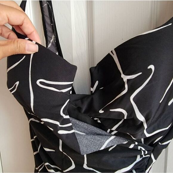 Miraclesuit One-Piece Swimsuit 14 - Picture 8 of 10